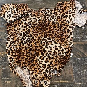 Goosebumps cheetah onesie 6-12 months